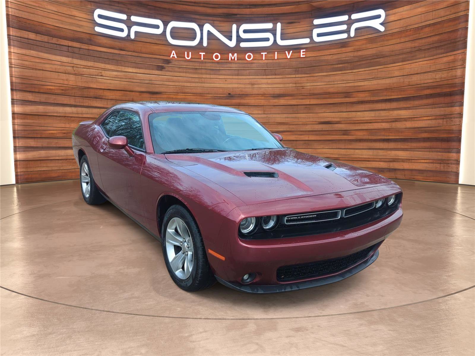 Used 2020 Dodge Challenger SXT w/ Driver Convenience Group RWD image 9