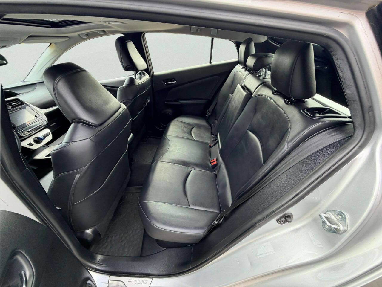 Used 2016 Toyota Prius Four w/ Advanced Technology Package image 20