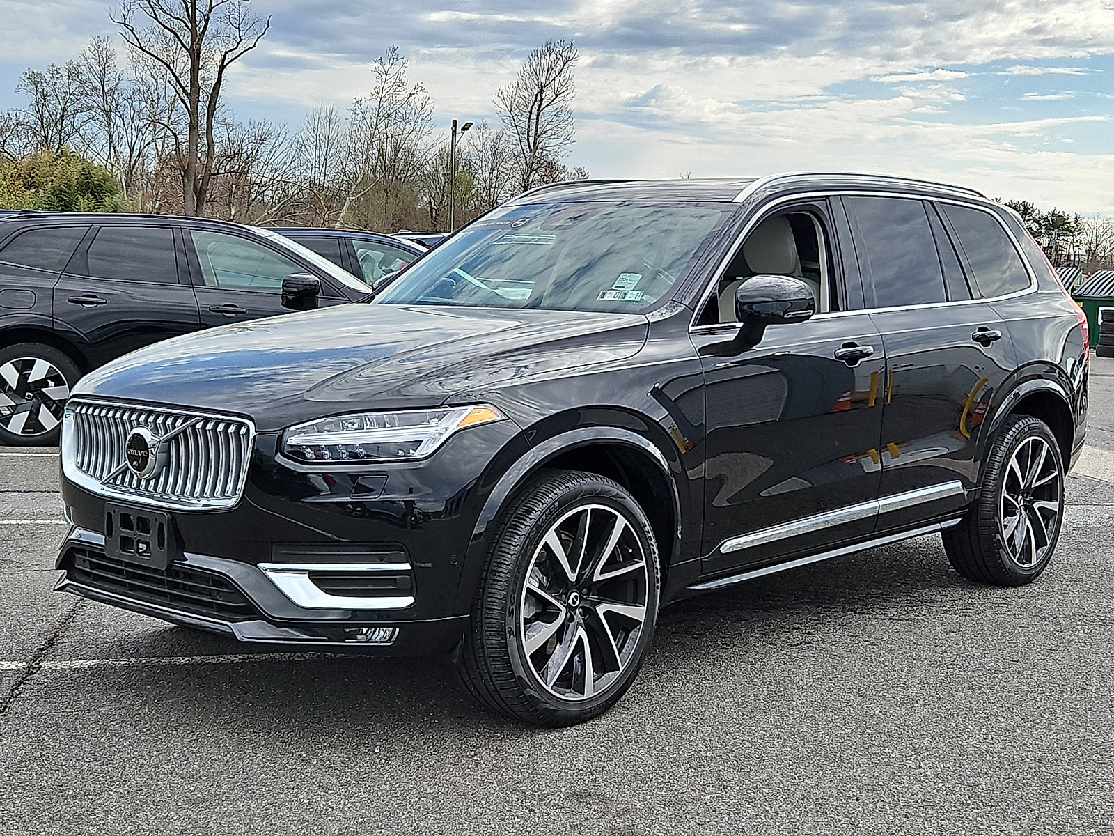 Certified 2023 Volvo XC90 B5 Plus w/ Protection Package Premier image 3