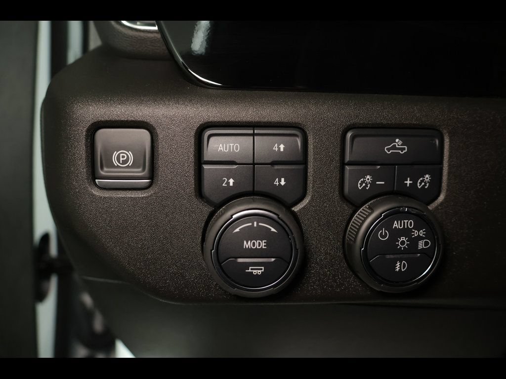 Used 2025 Chevrolet Silverado 1500 RST w/ Z71 Off-Road Package AWD/4WD image 16