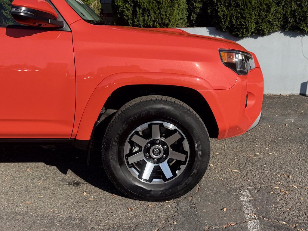 Certified 2024 Toyota 4Runner TRD Off-Road Premium w/ Off Road Premium Plus Package AWD/4WD image 10