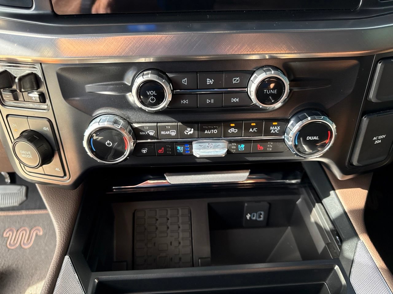 Used 2024 Ford F250 King Ranch AWD/4WD image 25