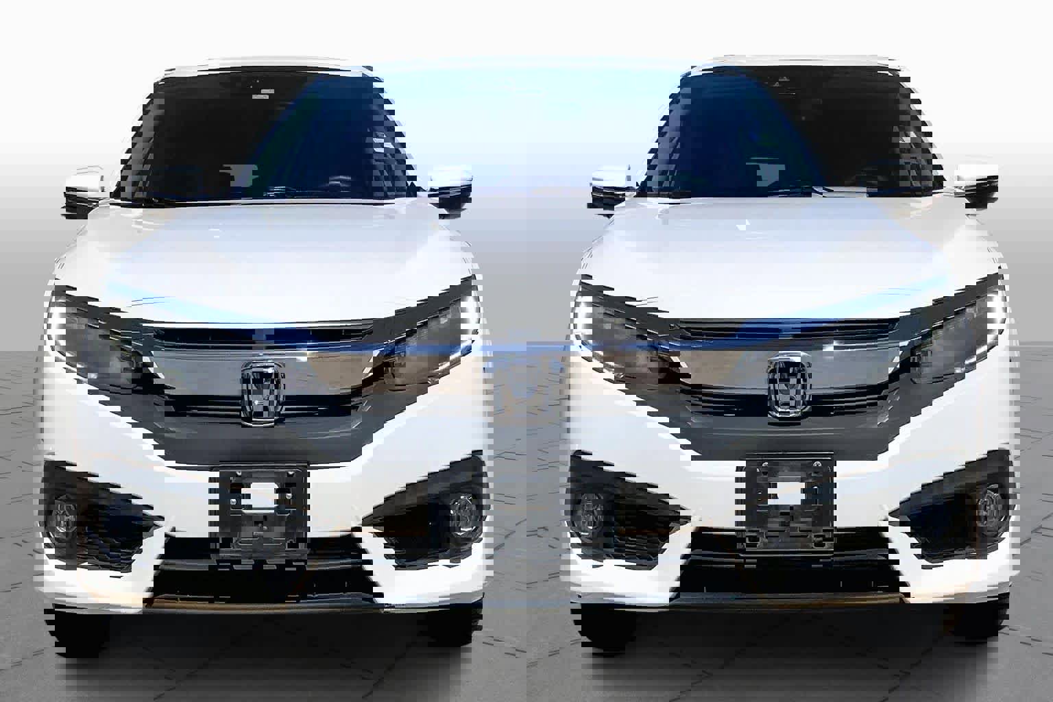 Used 2017 Honda Civic Touring image 4