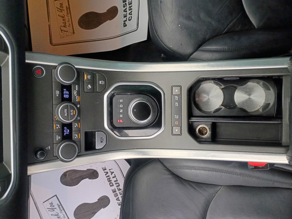 Used 2017 Land Rover Range Rover Evoque SE image 27