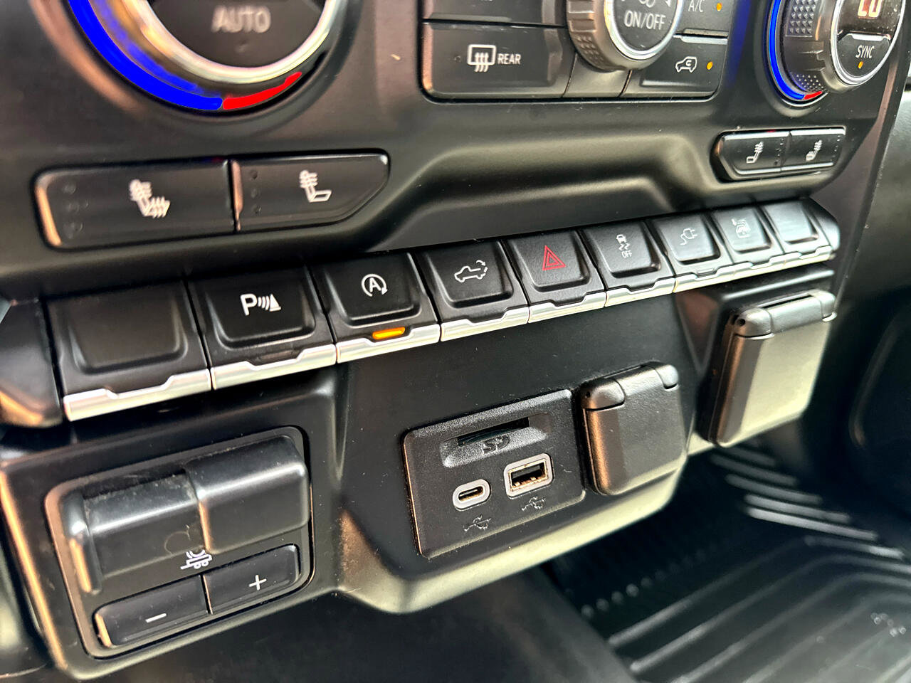 Used 2019 Chevrolet Silverado 1500 LT w/ All-Star Edition image 23