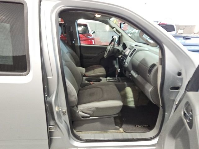 Used 2016 Nissan Frontier SV image 24