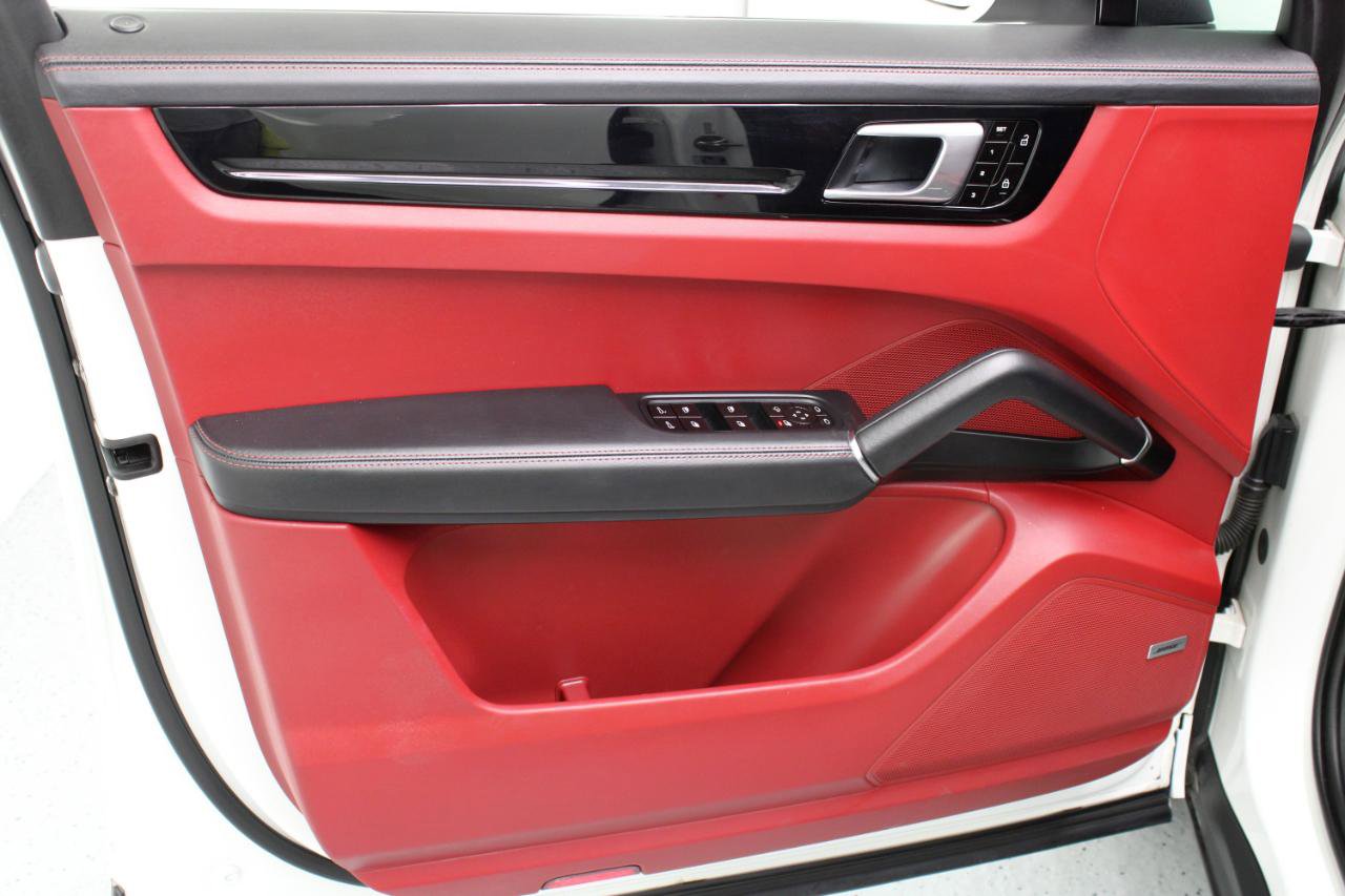 Used 2021 Porsche Cayenne image 36