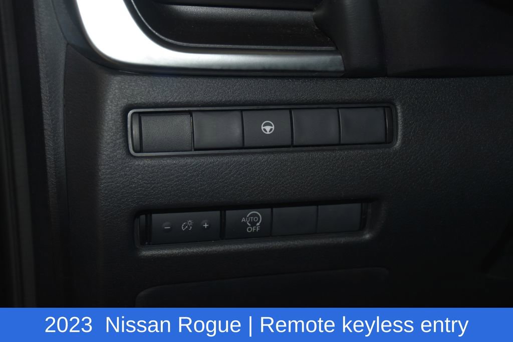 Used 2023 Nissan Rogue SV image 9