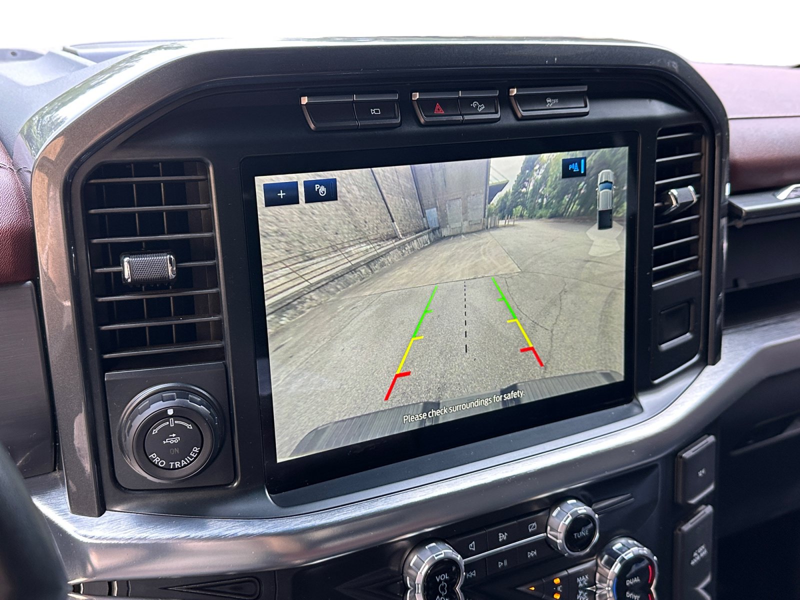 Used 2022 Ford F150 Lariat AWD/4WD image 16