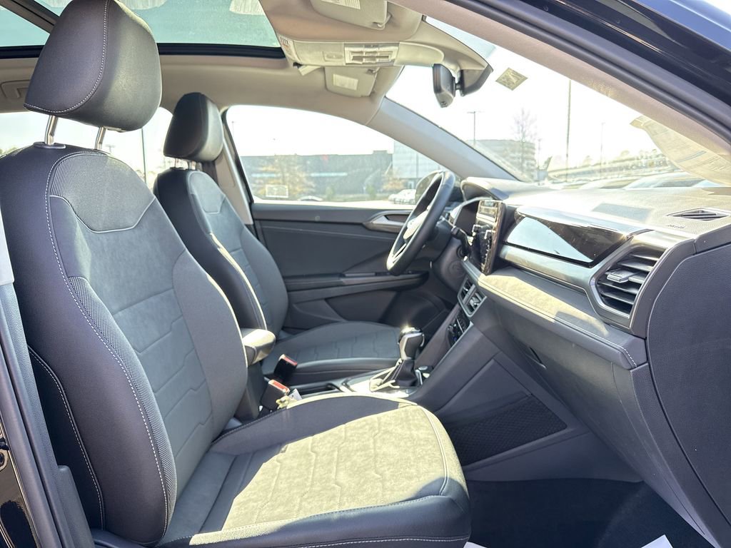 New 2026 Volkswagen Taos SE image 19