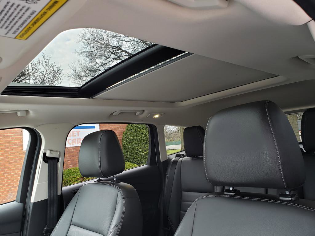 Used 2015 Ford Escape Titanium image 10