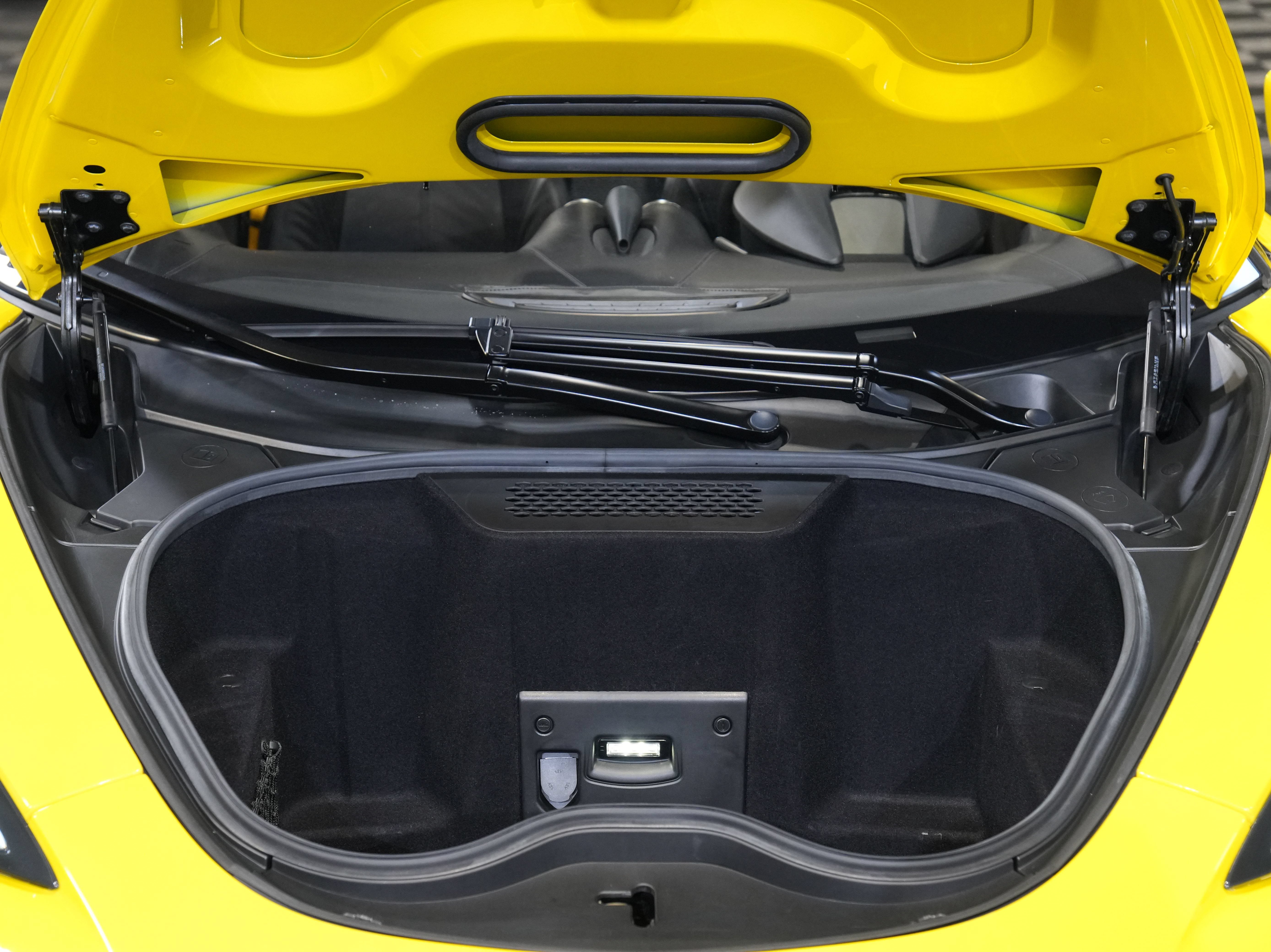 Used 2020 McLaren 600LT Spider RWD image 45