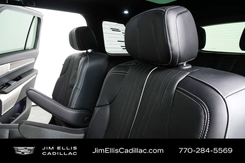 Certified 2026 Cadillac Vistiq Luxury AWD/4WD image 20