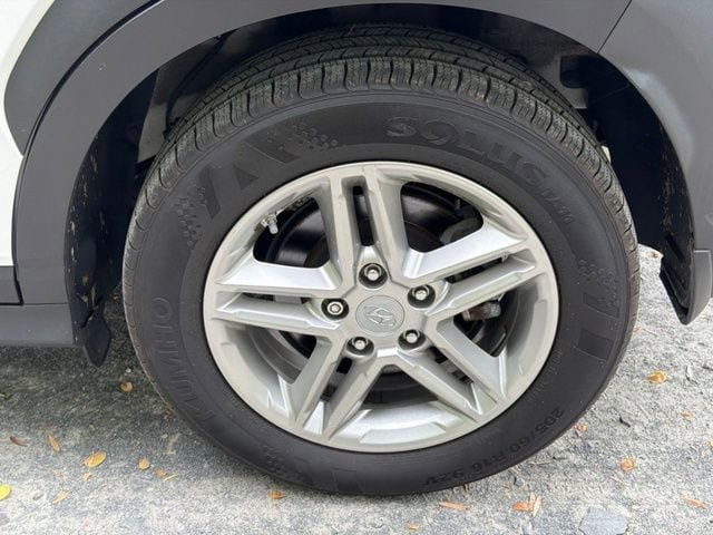 Certified 2022 Hyundai Kona SE AWD/4WD image 6