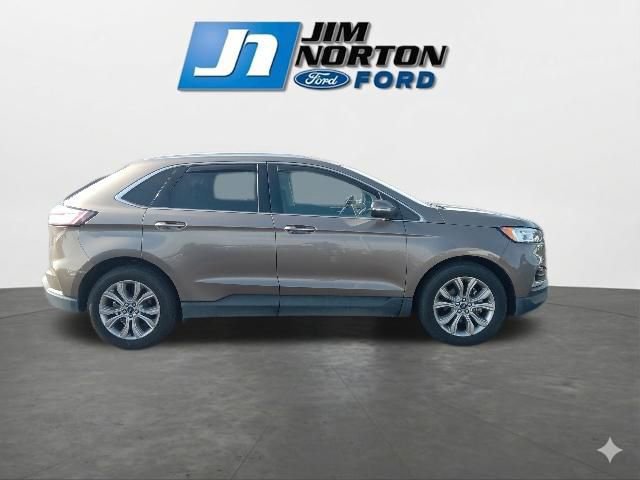 Used 2019 Ford Edge Titanium FWD image 11
