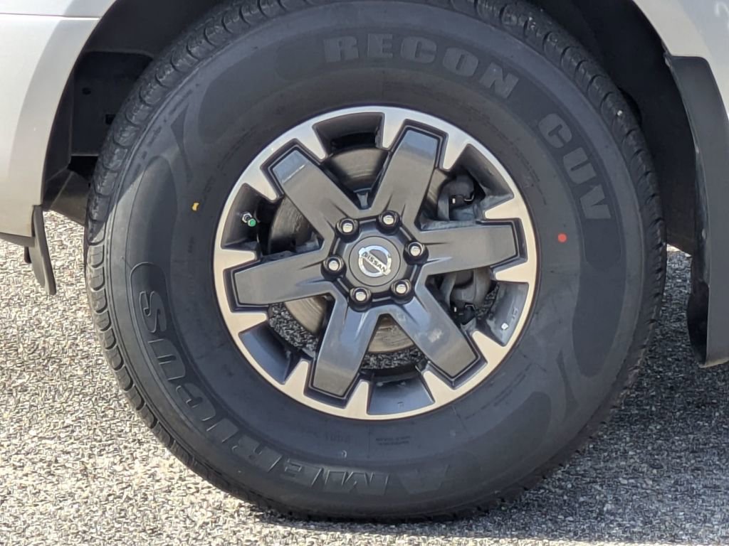 Used 2018 Nissan Frontier PRO-4X image 11