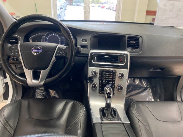 Used 2018 Volvo S60 T5 Dynamic w/ Vision Package image 24