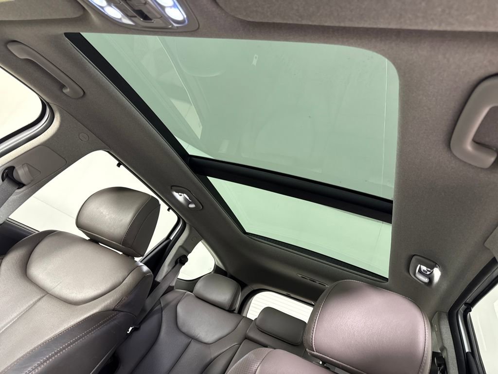 Used 2020 Hyundai Santa Fe Limited image 19