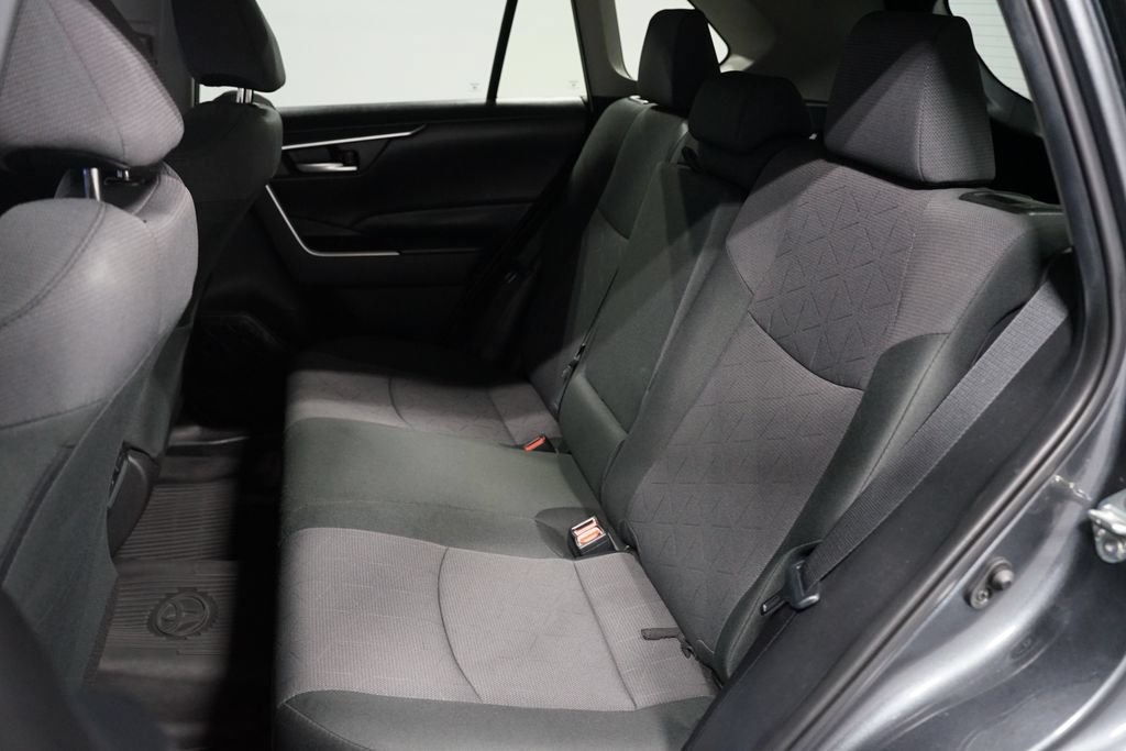 Used 2024 Toyota RAV4 XLE FWD image 29