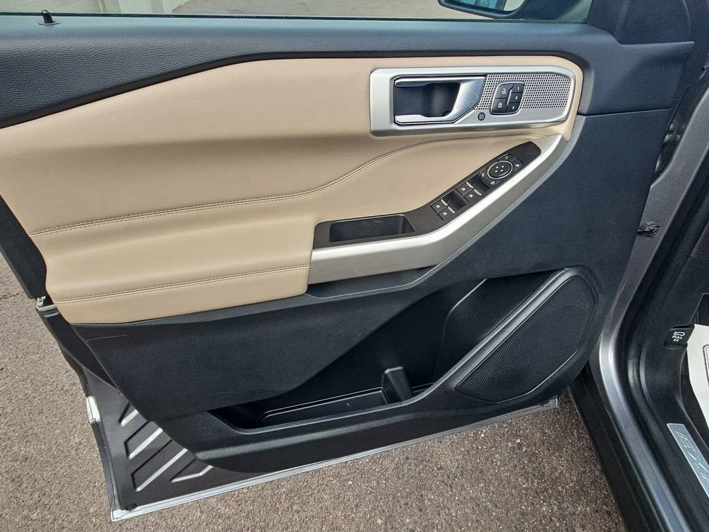 Used 2022 Ford Explorer Limited w/ Hybrid Equipment Group 310A image 13