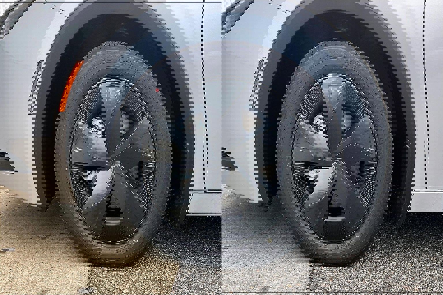 New 2026 Toyota Prius Plug-In Hybrid image 15