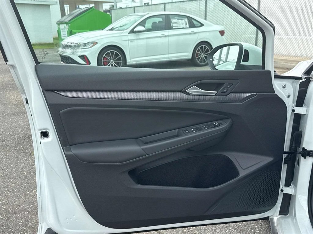 Certified 2025 Volkswagen GTI SE FWD image 14