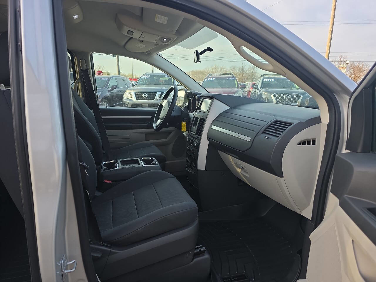 Used 2008 Dodge Grand Caravan SXT FWD image 24