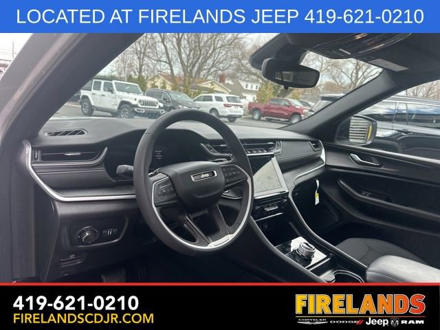 Used 2024 Jeep Grand Cherokee L Laredo image 17