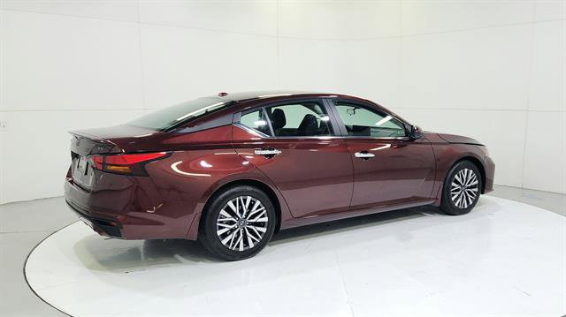Certified 2024 Nissan Altima 2.5 SV w/ SV Premium Package FWD image 8