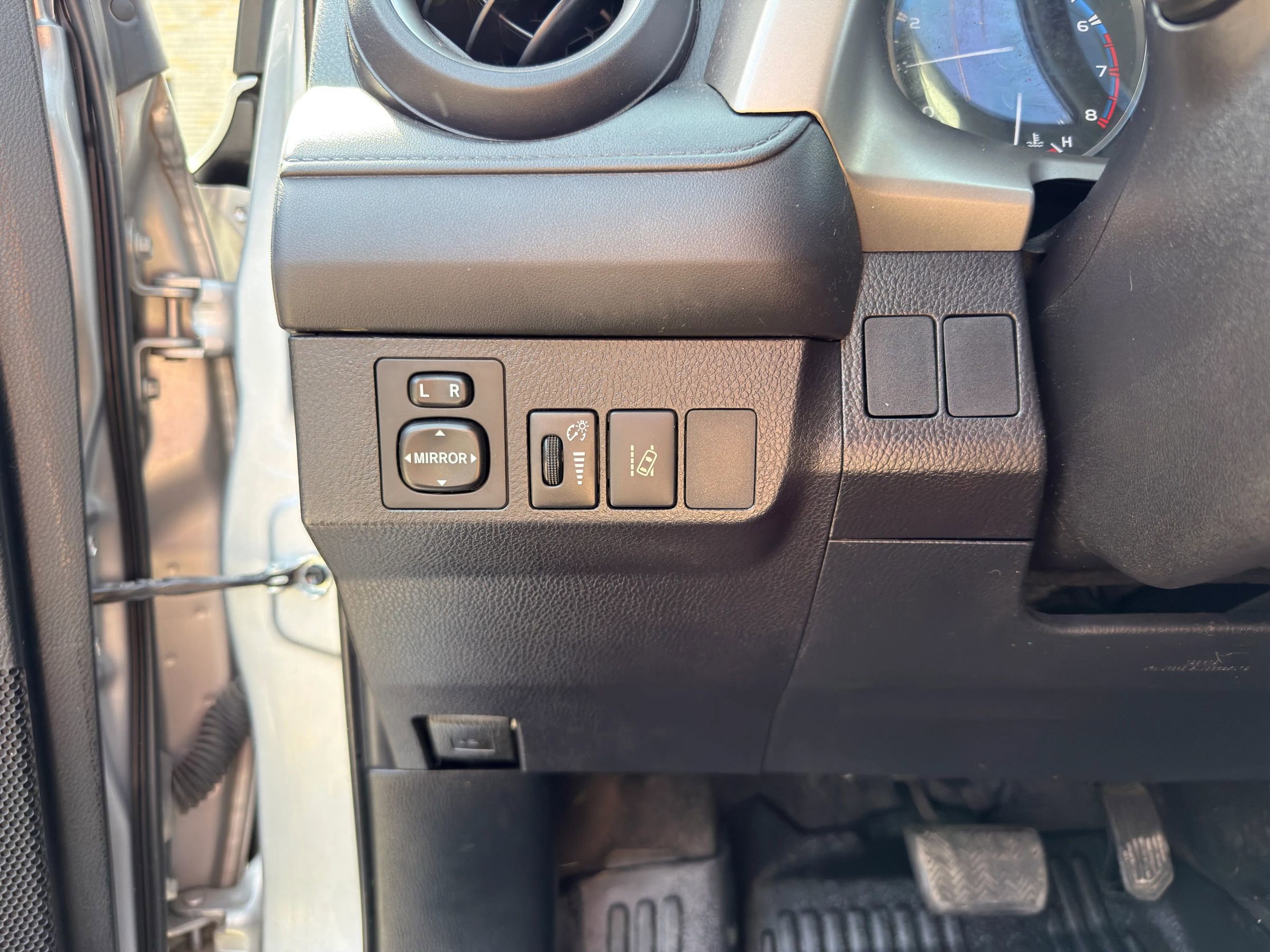 Used 2017 Toyota RAV4 LE w/ All Weather Liner Package image 22