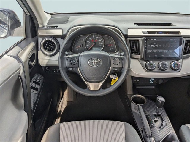 Used 2013 Toyota RAV4 LE image 2