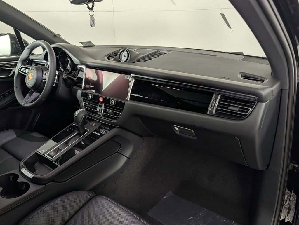 New 2026 Porsche Macan image 19