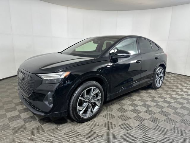 Used 2024 Audi Q4 e-tron Prestige w/ Black Optic Plus Package image 7