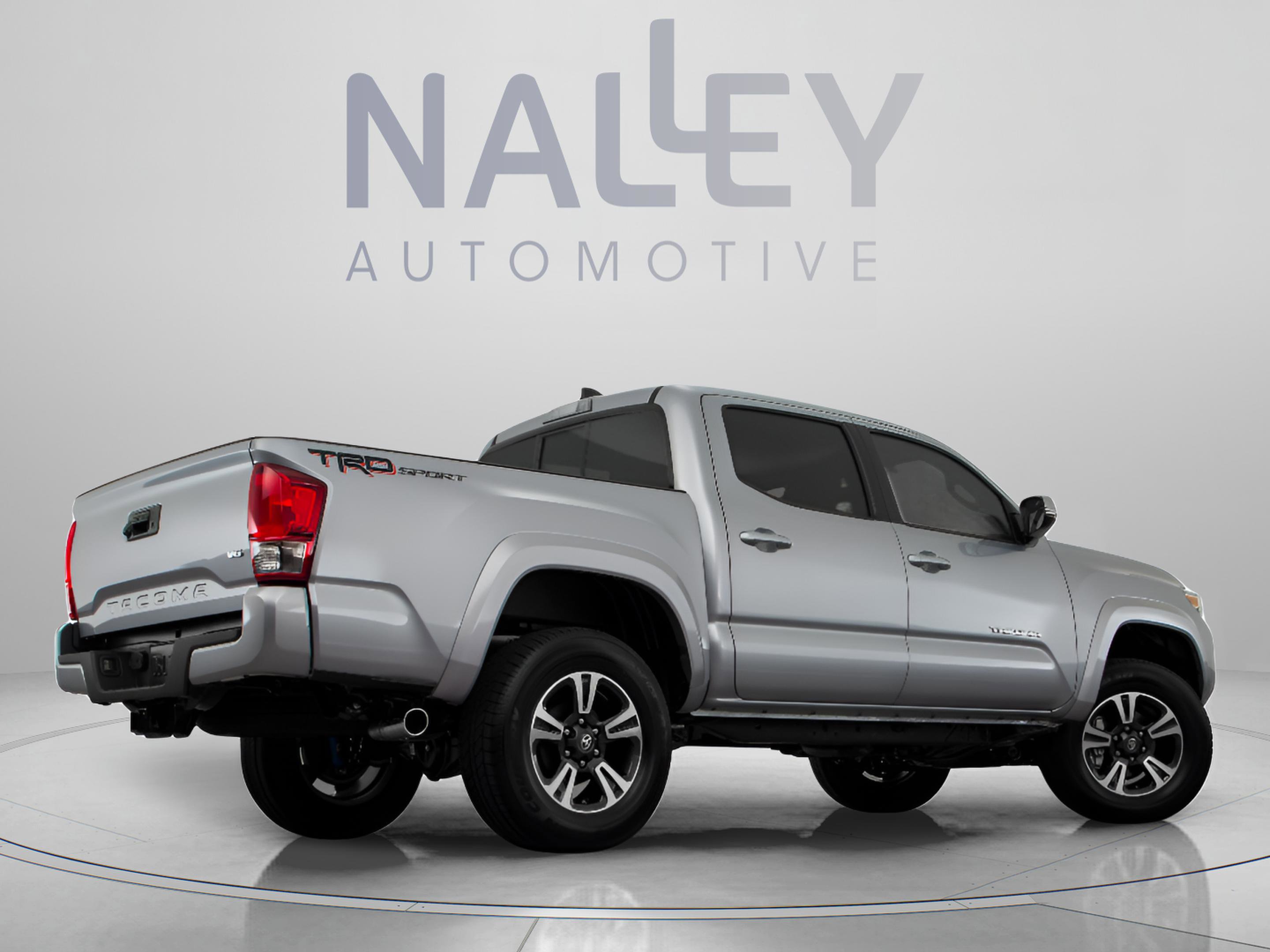 Used 2017 Toyota Tacoma TRD Sport w/ Premium & Technology Package image 7