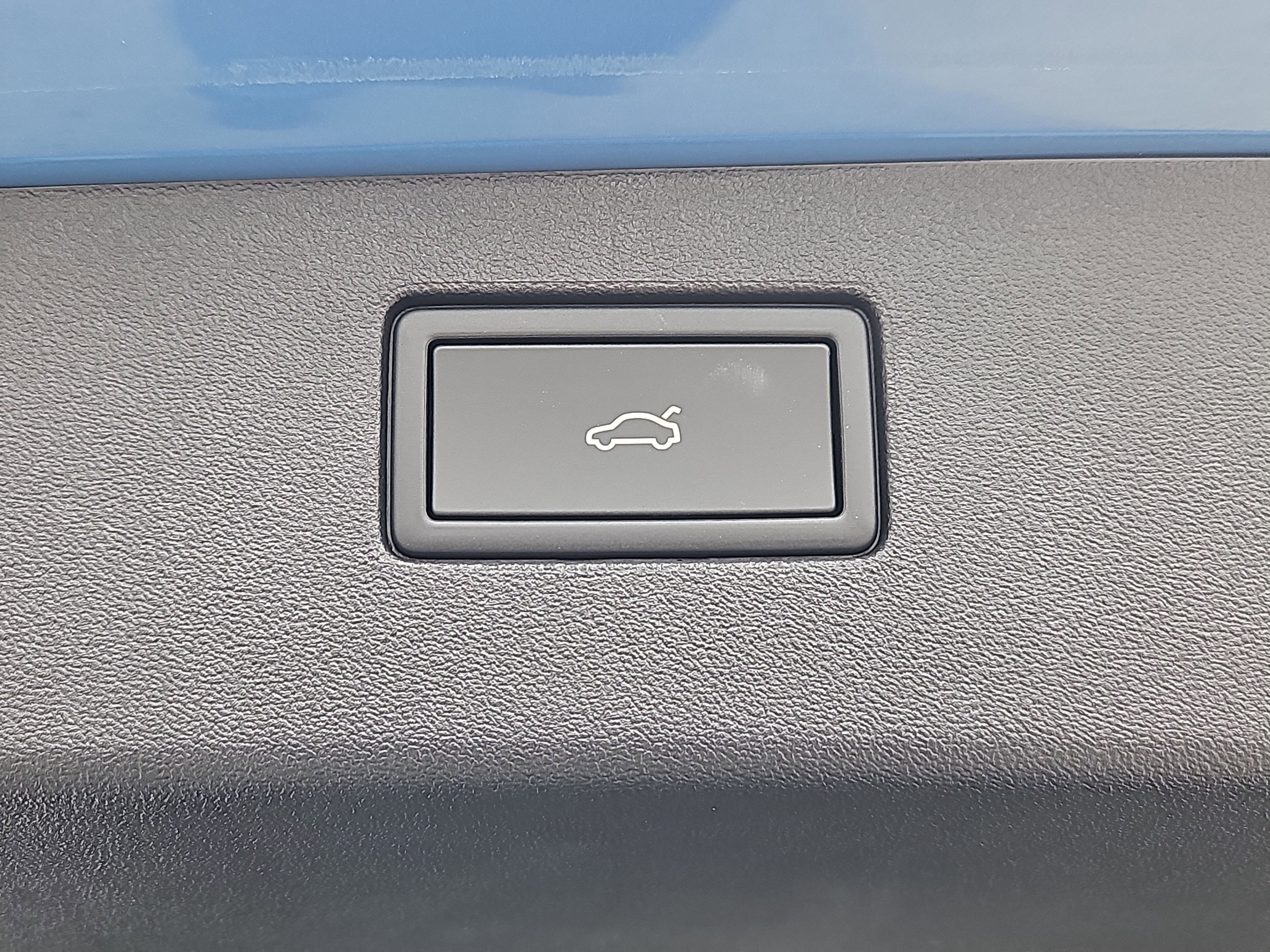 New 2026 Volkswagen Tiguan SE R-Line image 11