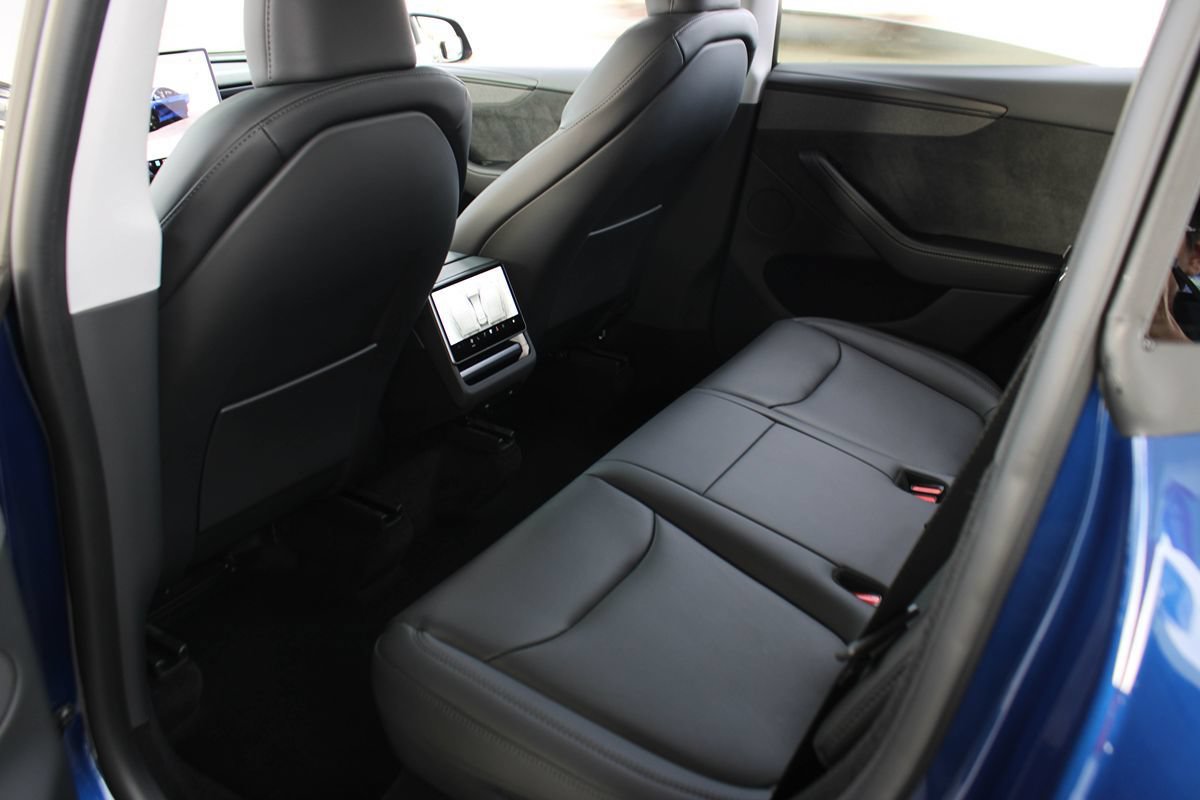 Used 2026 Tesla Model Y Long Range AWD/4WD image 16