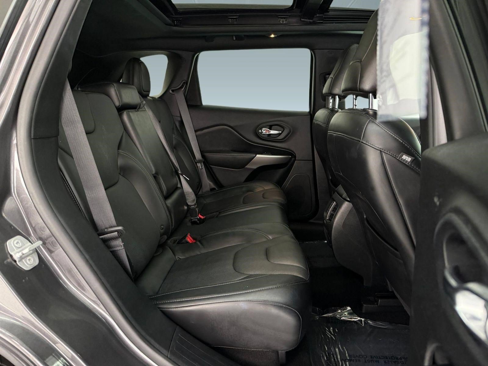 Used 2019 Jeep Cherokee High Altitude AWD/4WD image 25