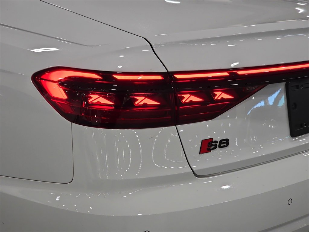 Used 2024 Audi S8 image 32