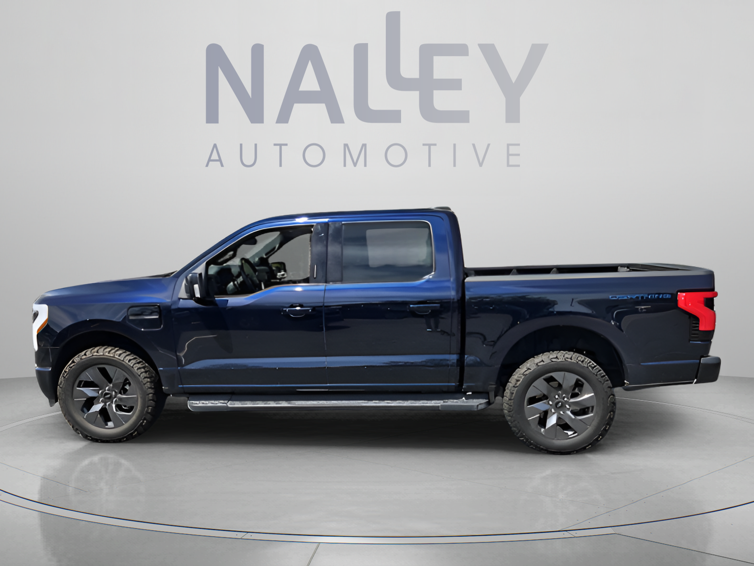 Used 2023 Ford F150 Lightning Lariat AWD/4WD image 4