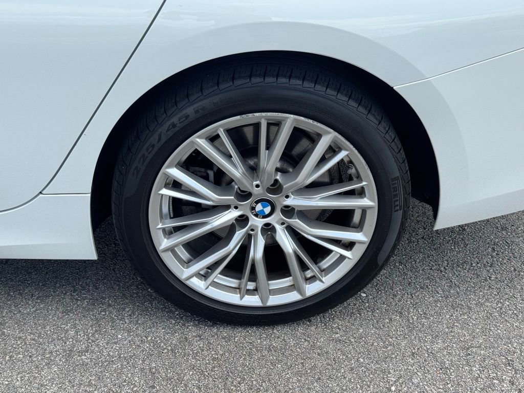 Used 2023 BMW 330i Sedan w/ Driving Assistance Package image 12