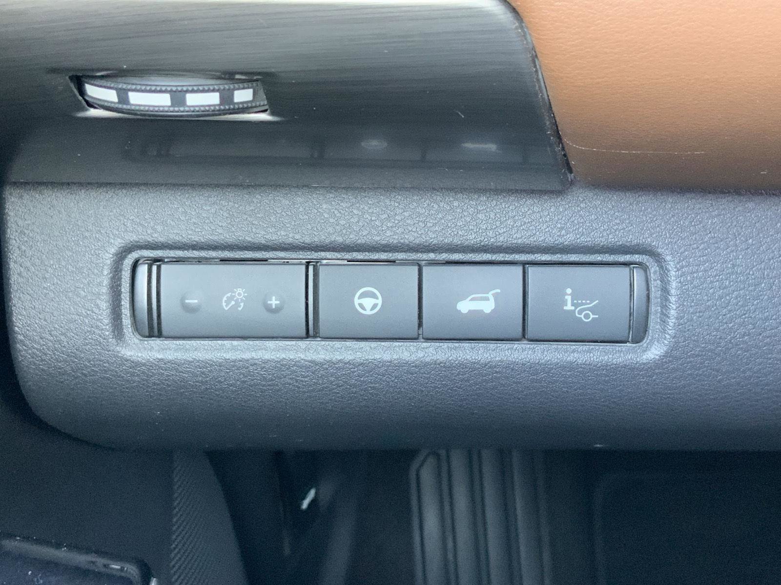 Used 2023 Nissan Pathfinder Platinum image 35