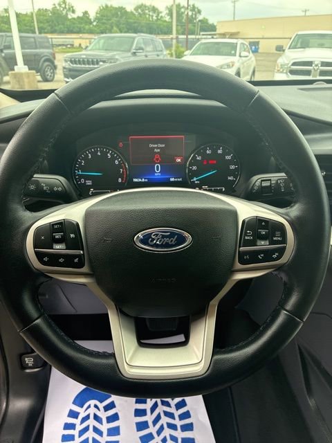 Used 2023 Ford Explorer XLT RWD image 13