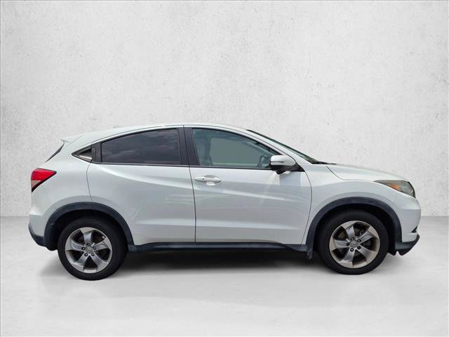 Used 2017 Honda HR-V EX image 4