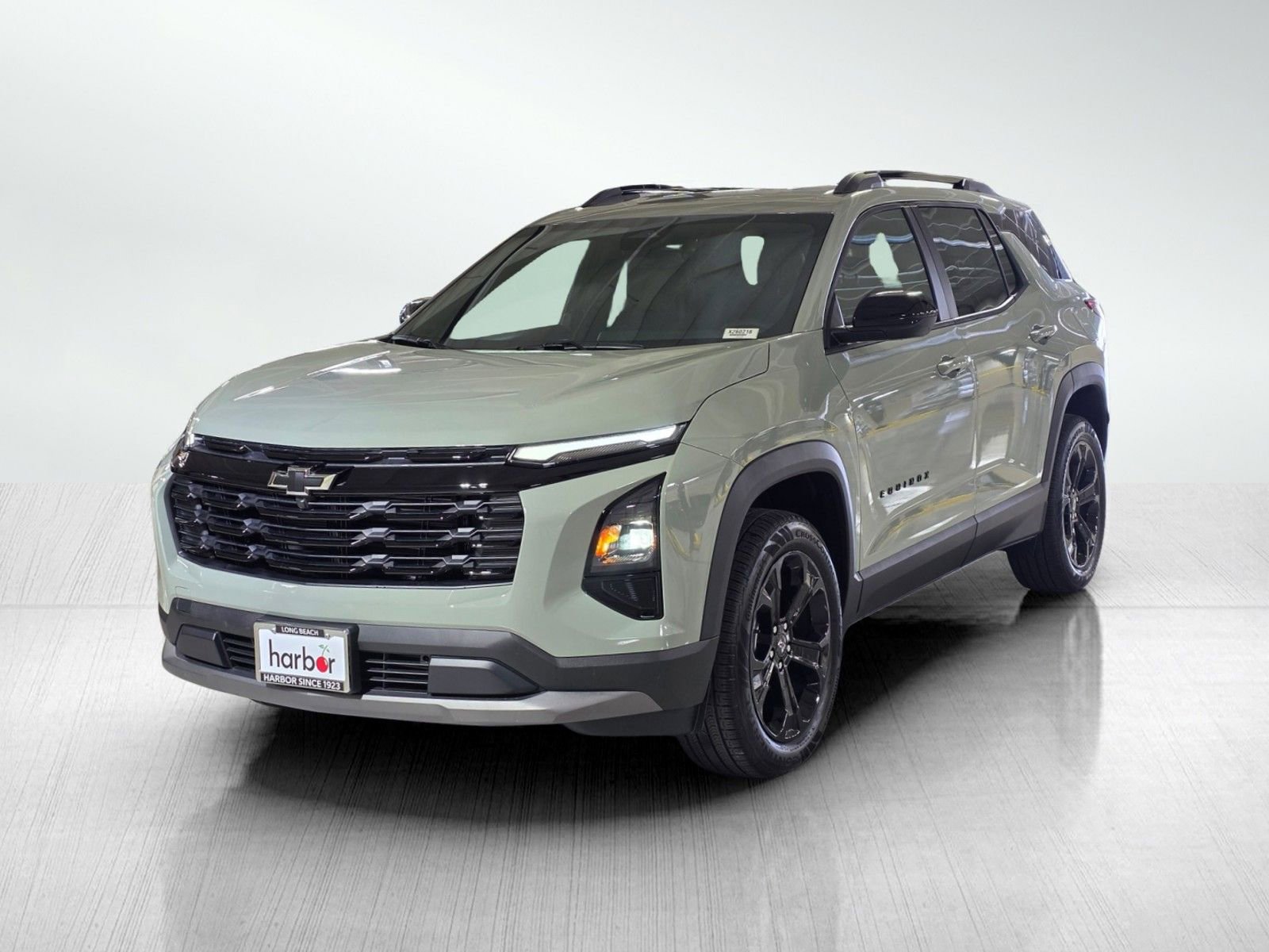 New 2026 Chevrolet Equinox LT w/ Convenience Package II AWD/4WD image 3