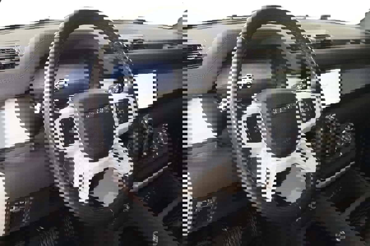 Used 2023 Land Rover Defender 110 SE image 6