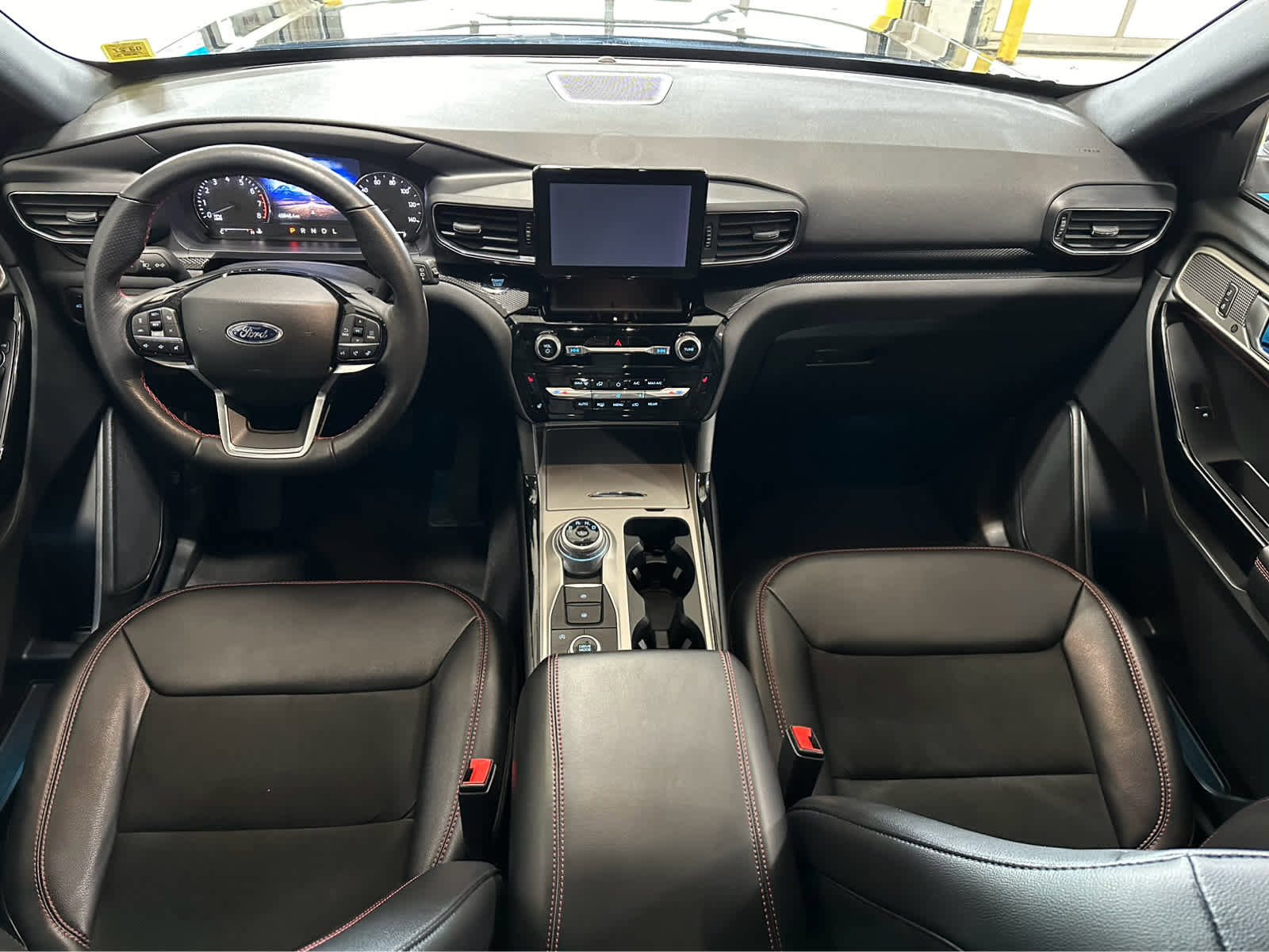 Used 2024 Ford Explorer ST-Line w/ Class IV Trailer Tow Package AWD/4WD image 15