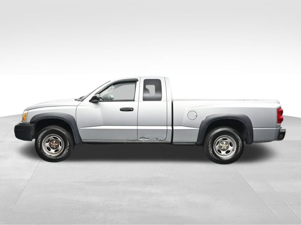 Used 2005 Dodge Dakota ST RWD image 2