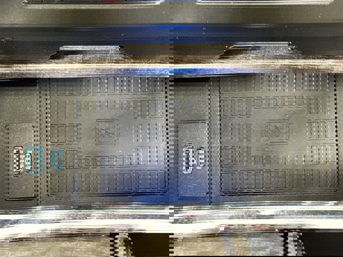 Used 2021 Ford Expedition Max Limited image 18