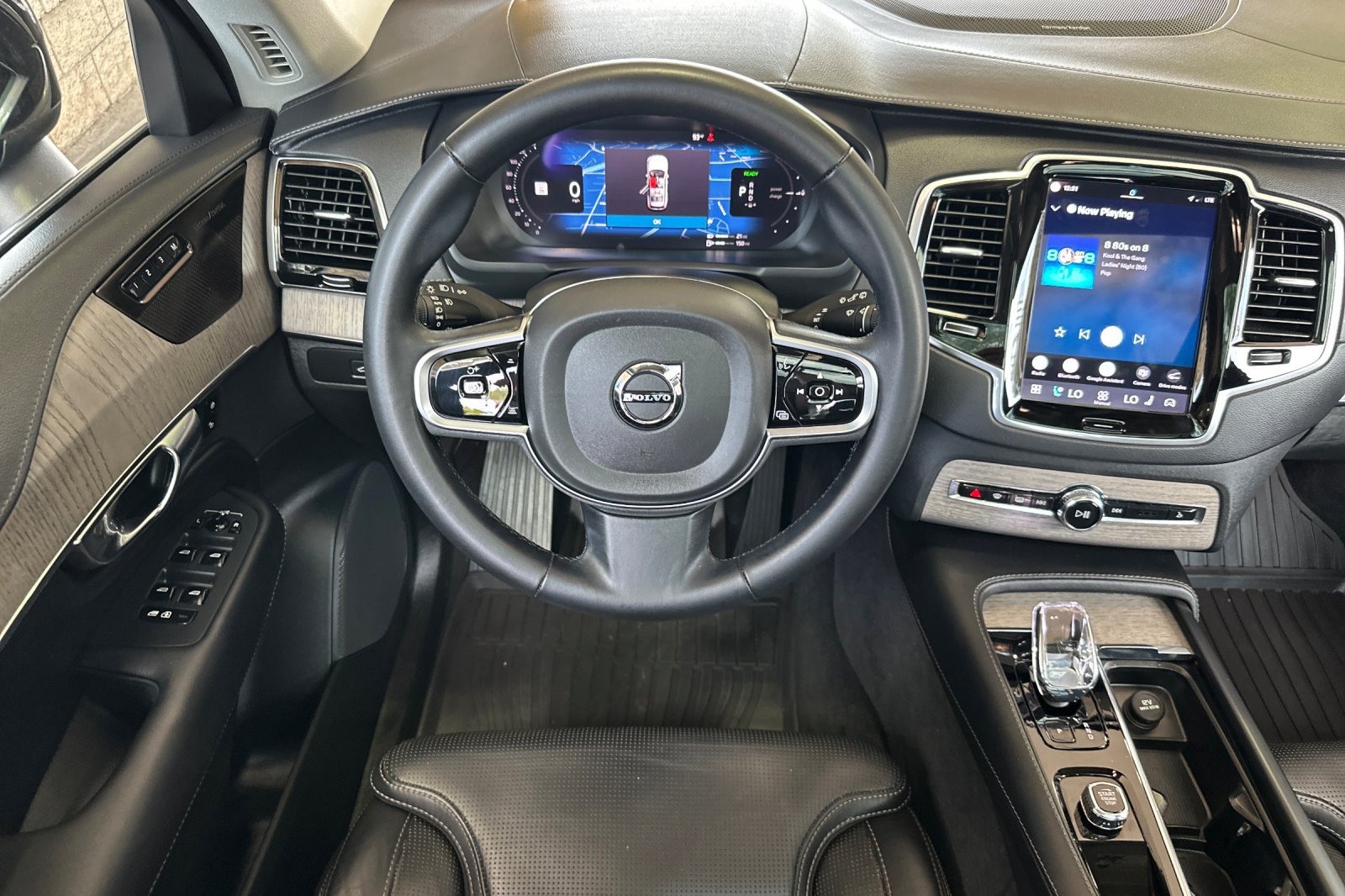 Certified 2023 Volvo XC90 T8 Ultimate w/ Protection Package Premier AWD/4WD image 17