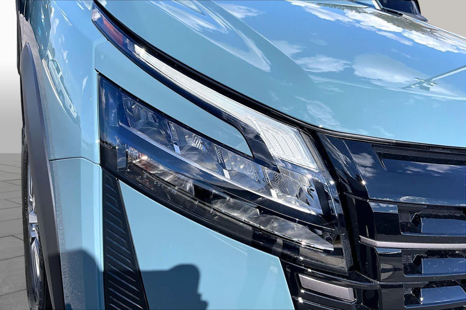 New 2026 Nissan Pathfinder SL FWD image 13
